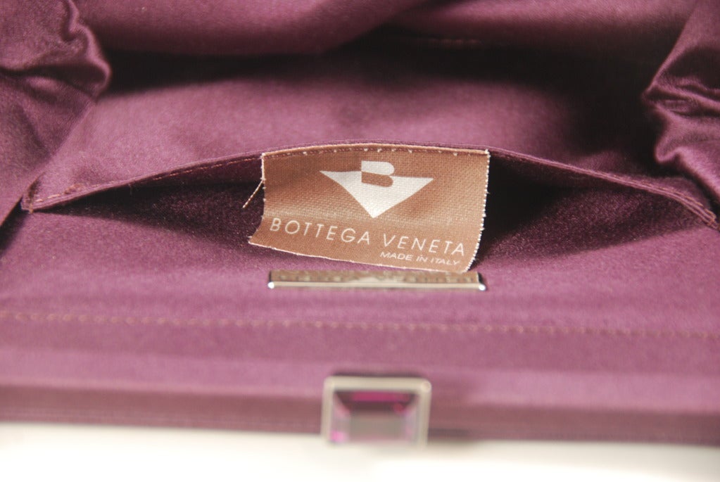 Bolso de noche con cuentas moradas Bottega Veneta en venta 1