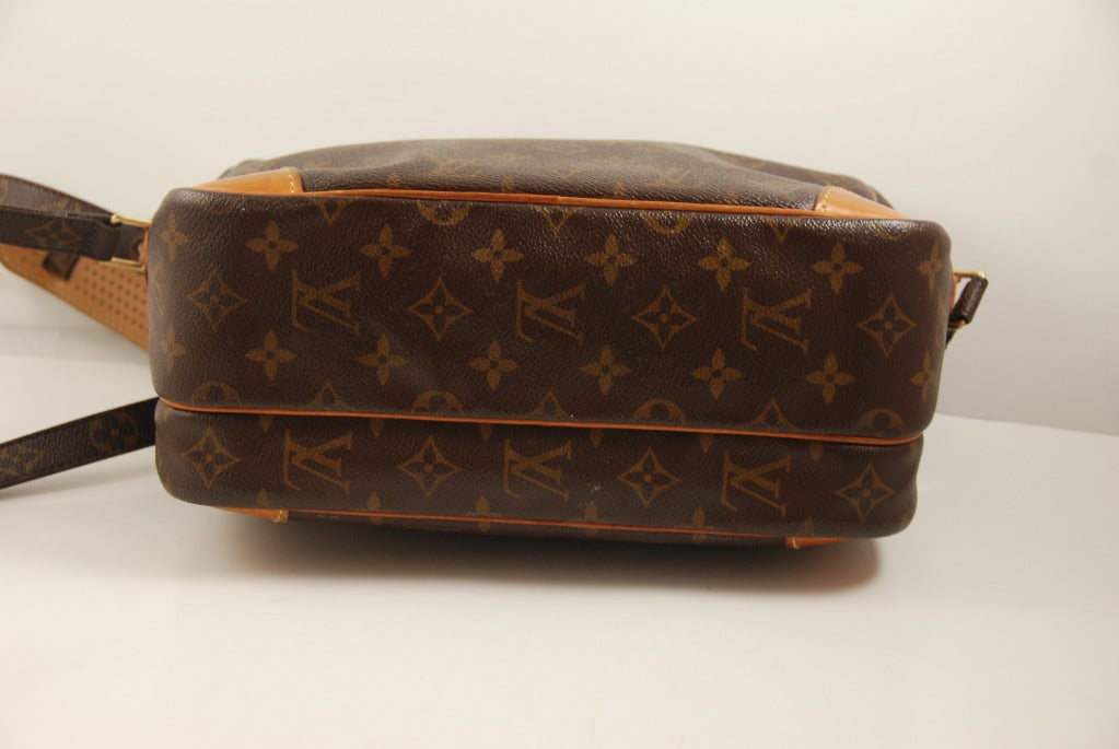 1980s Louis Vuitton Monogram Canvas Shoulder Bag In Excellent Condition In New York, NY