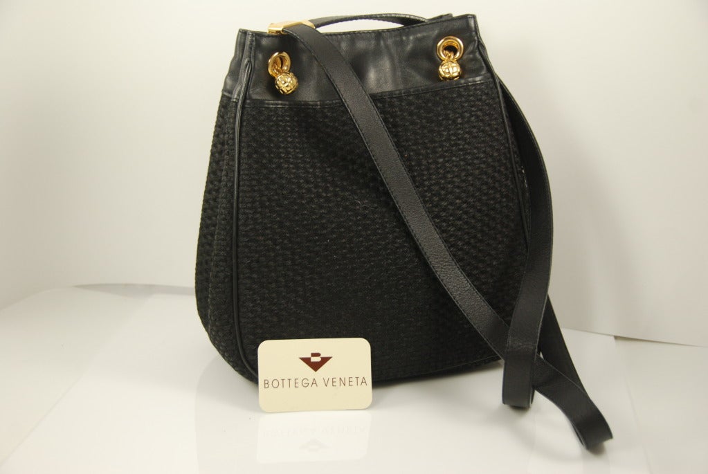 Bottega Veneta Black Shoulder Bag in Leather and Woven Fiber 1