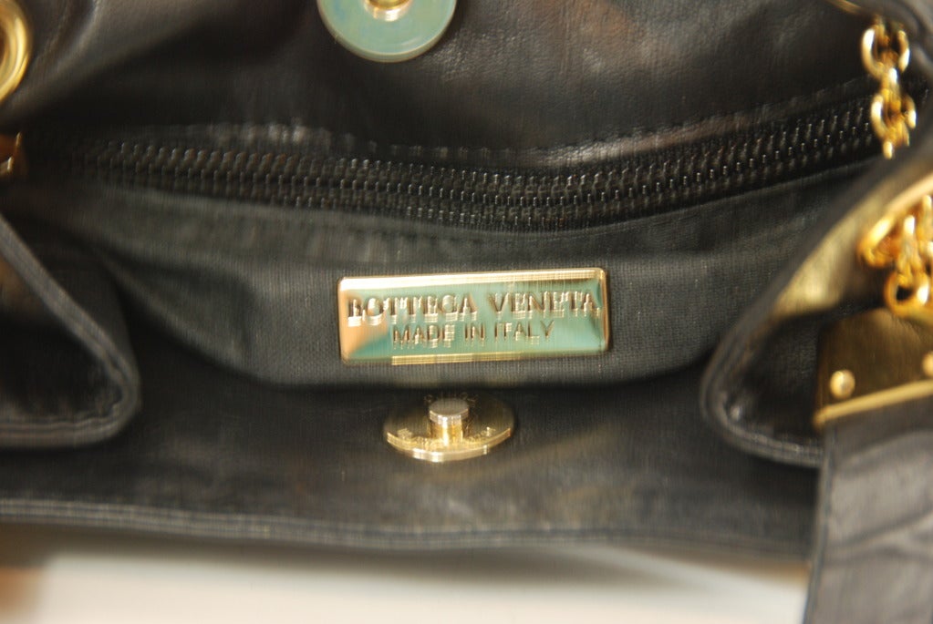 Bottega Veneta Black Shoulder Bag in Leather and Woven Fiber 2