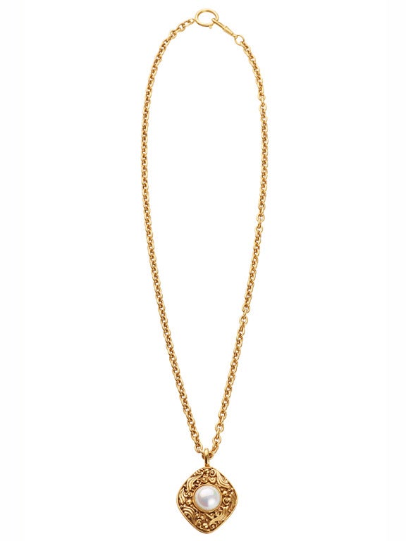 Chanel Sautoir with Pearl 1980s