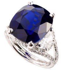 SPECTACULAR BURMA SAPPHIRE and Diamond Ring SPECTACULAR BURMA SAPPHIRE and Diamond Ring
