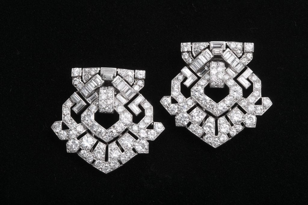 CARTIER Art Deco Diamond Clips In Good Condition For Sale In New York , NY
