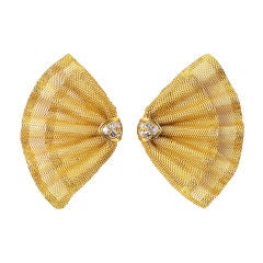 VAN CLEEF & ARPELS "Eventail" Gold Lace Ear Clips