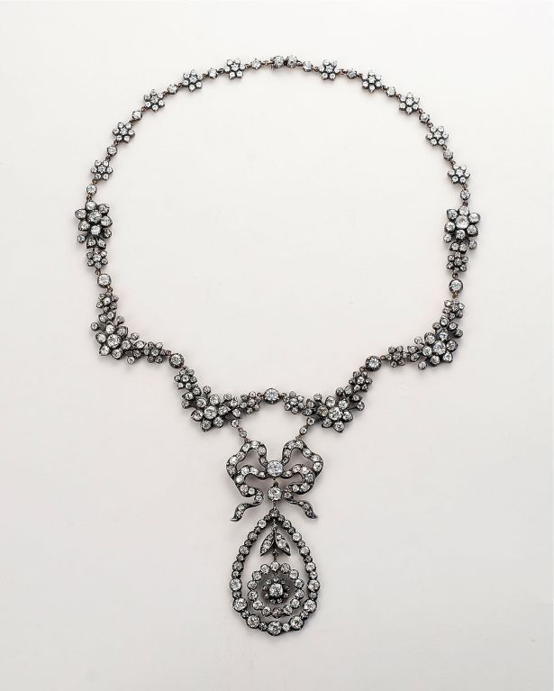 Late Victorian Splendid Garland Style Diamond Necklace