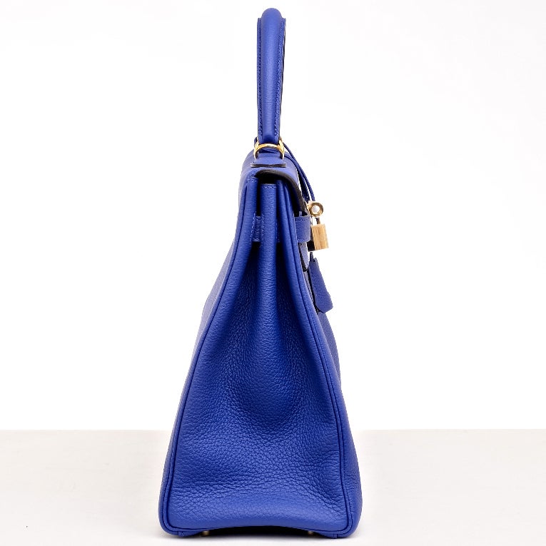 Hermes Bleu Electrique (Blue Electric) Togo Kelly 35cm Gold Hardware In New Condition In New York, NY