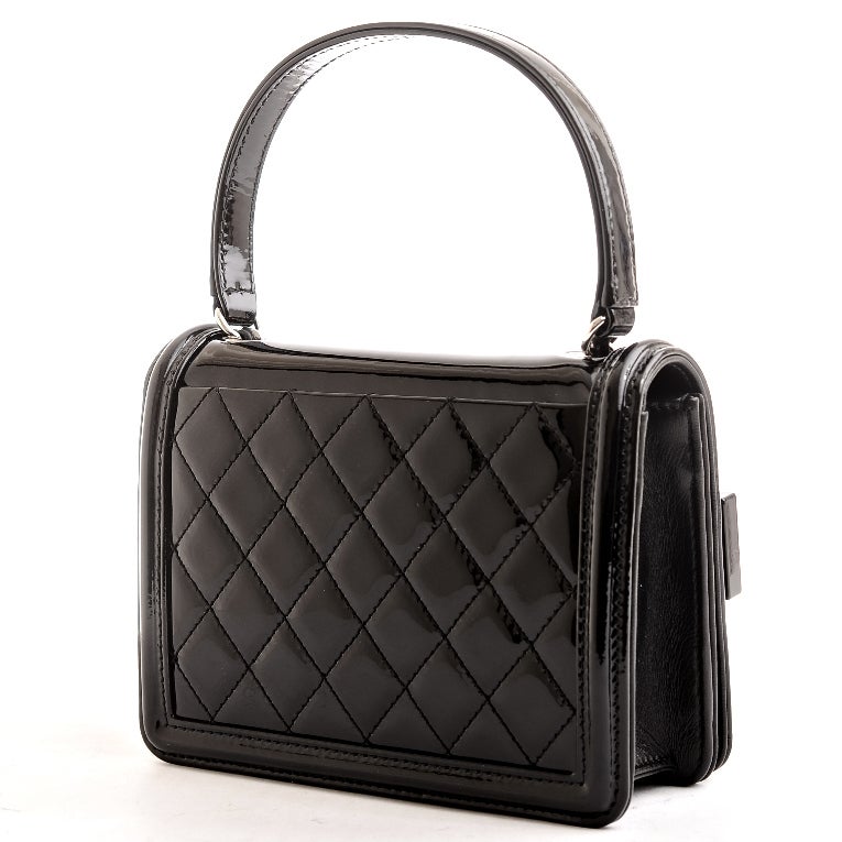 Chanel Black and White Striped Patent Boy Brick Crossbody Bag In New Condition In New York, NY