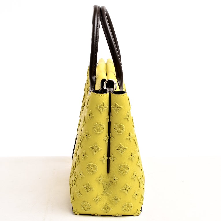 Louis Vuitton Pistache Monogram Veau Cachemire W PM In New Condition In New York, NY