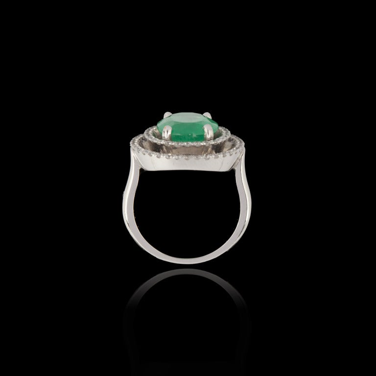 Emerald Diamond Gold Ring In Good Condition For Sale In Paris, IDF