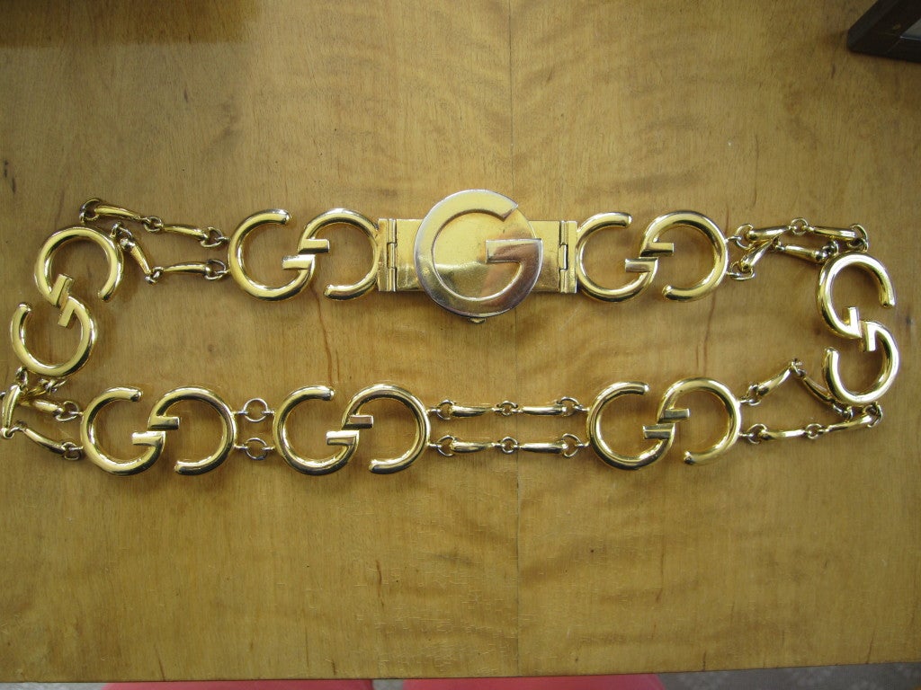 Gucci bold vintage gold logo link belt