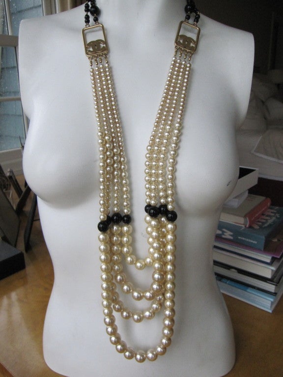 Chanel long graduating pearl necklace 2