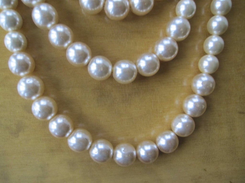 Chanel long graduating pearl necklace 4