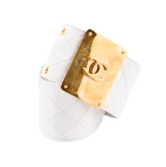 Chanel wide white quilted leather belt with bold buckle sz 85/34