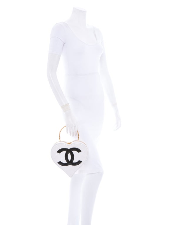 Chanel white quilted lambskin heart bag Resort 2009 NIB For Sale 3