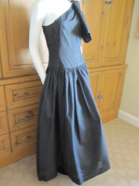 Chanel elegant vintage one shoulder gown with large bow detail 2