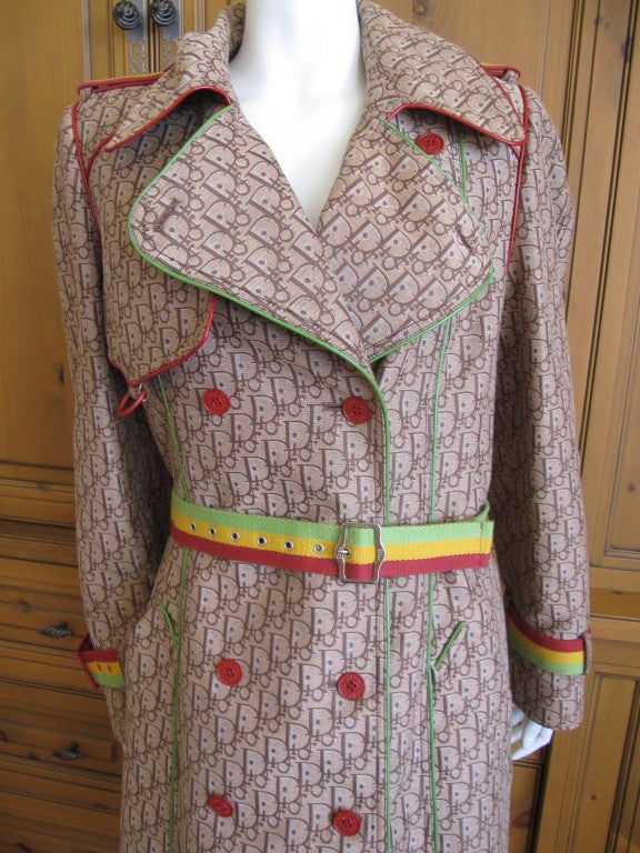 Christian Dior Rasta Kollektion Logo Trenchcoat 1
