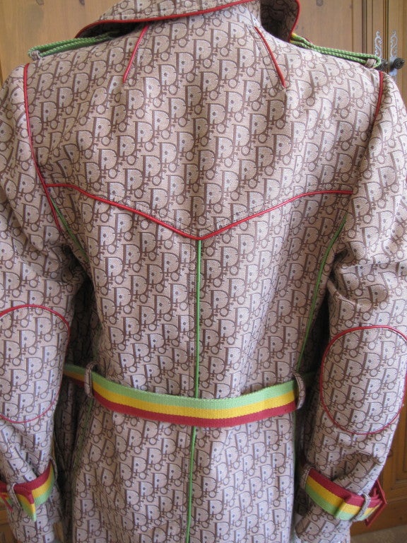 Christian Dior Rasta Kollektion Logo Trenchcoat 3