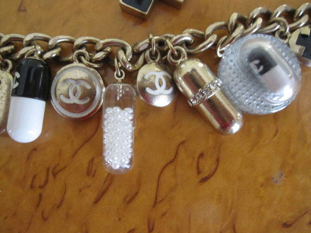 Women's Chanel Impossible to find PILL necklace 2007