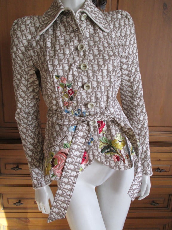 Christian Dior Gesticktes Logo Jacke
Neu:: ungetragen mit Tags:: $3180