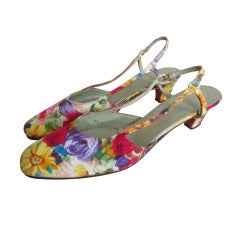 Vintage Schiaparelli Floral Pump Shoe