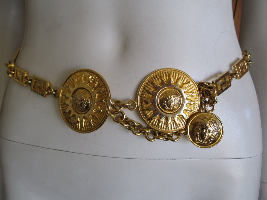 Gianni Versace Vintage Greek Key Medusa Belt In Excellent Condition In Cloverdale, CA