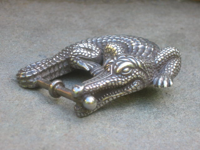 Barry Kieselstein-Cord Sterling Alligator Belt Buckle<br />
<br />
This iconic alligator belt buckle is made of sterling silver. The back is stamped with Barry Kieselstein-Cord's name on the back along with 
