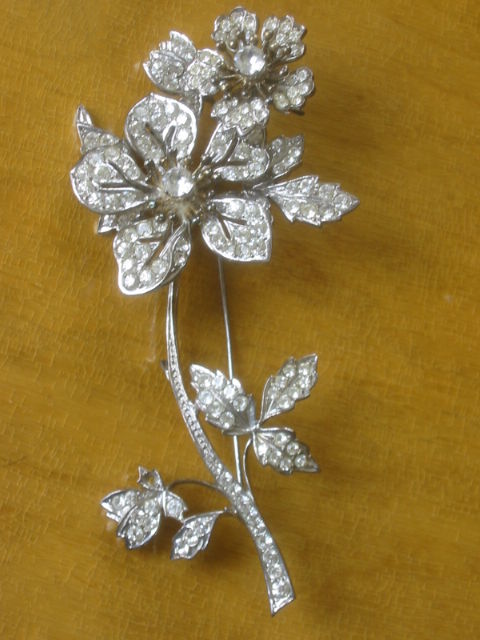 Women's Antique Sterling Silver tremblant floral crystal pin