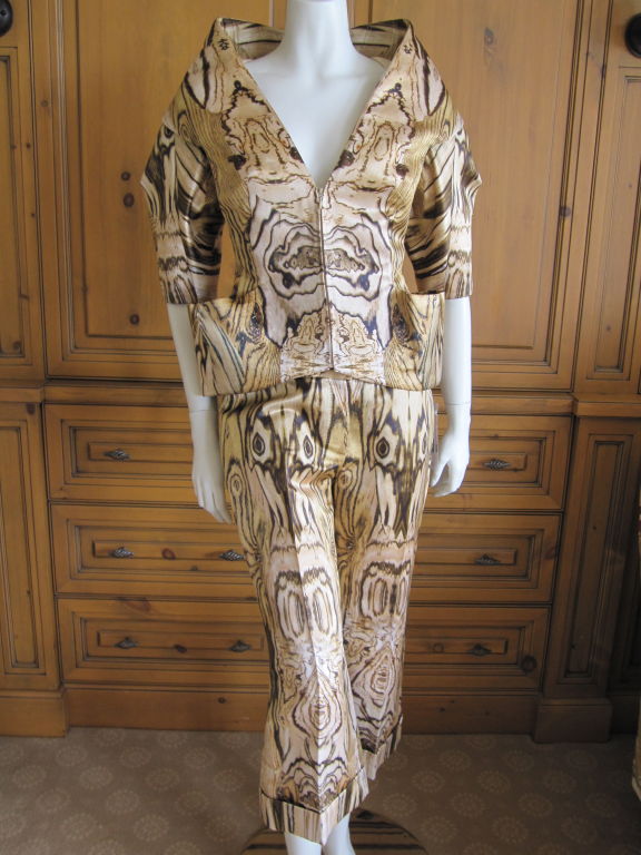 Wood grain suit from Alexander McQueen<br />
Sz 42<br />
Jacket<br />
Bust 36