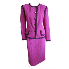 Chanel wonderful pink suit sz 44