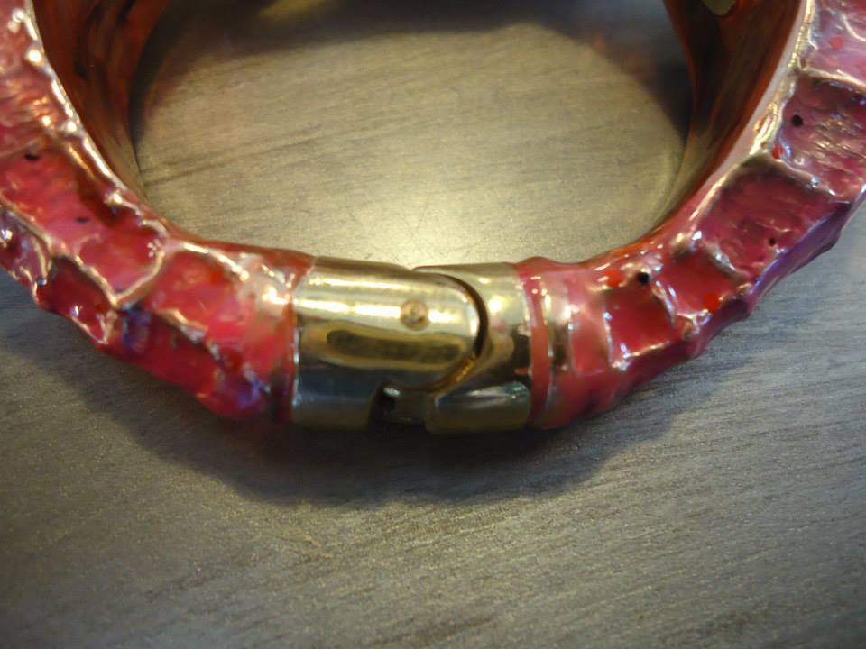 Creart II Pink Enamelled brass Seahorse Bracelet In Excellent Condition In Gazzaniga (BG), IT
