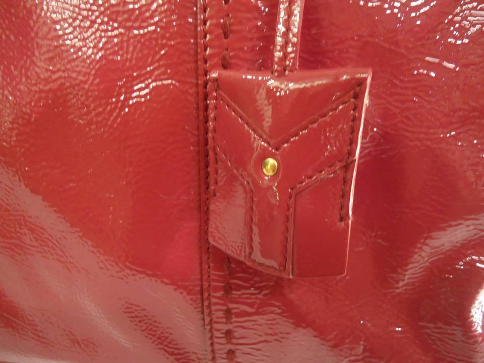 YSL Cyclamen Muse Oversized Handbag In Excellent Condition In Gazzaniga (BG), IT