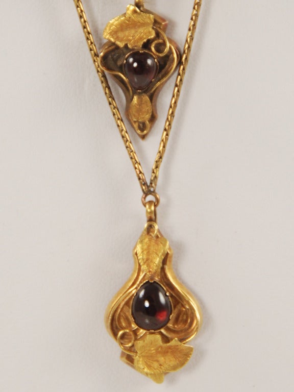 Art Nouveau Art Noveau Gold and Garnet Convertible Brooch/Pendant For Sale