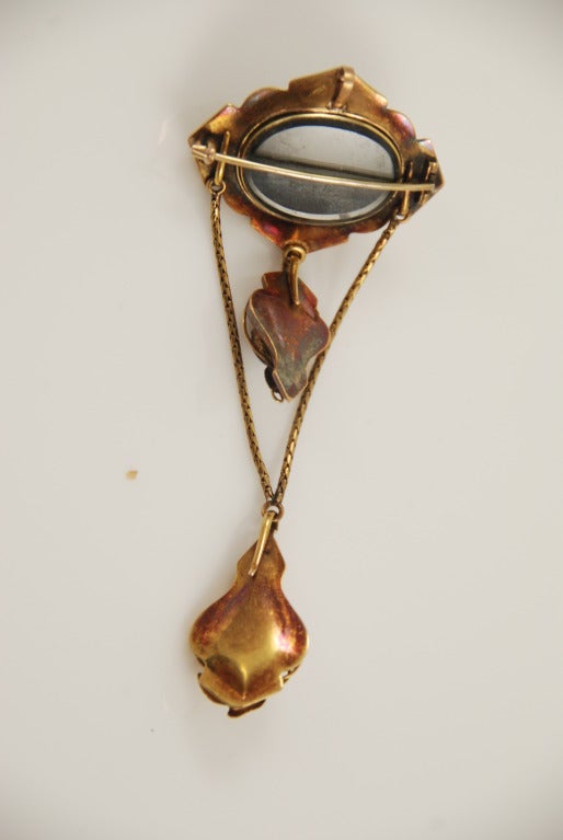 Art Noveau Gold and Garnet Convertible Brooch/Pendant In Excellent Condition For Sale In New York , NY