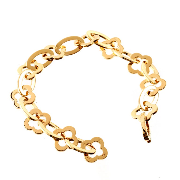 Van Cleef and Arpels Alhambra 18k Yellow Gold Bracelet

This beautiful Van Cleef and Arpels bracelet is from the Alhambra collection. It is crafted out of 18k Yellow gold and measures 12mm wide (.47 inches), with a length of of 7.5 Inches. The