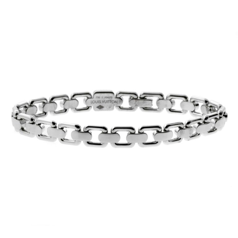 A fabulous authentic Louis Vuitton white gold charm bracelet which is straightforward and elegant featuring a small “LV” engraving prominently on one link near the clasp.

Length: 6 3/4″
Dimensions:  .31″ Inches wide

Inventory ID: