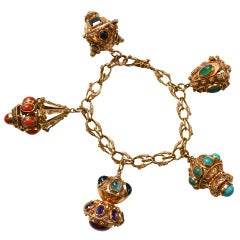 Vintage 60s Etruscan 18k Gold Charm Bracelet
