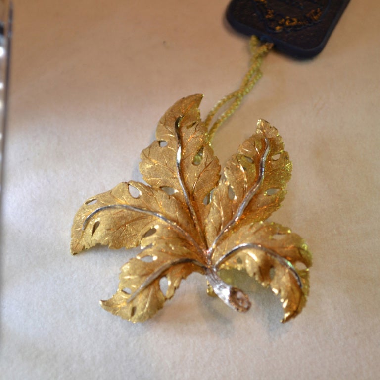 Very realistic Mario Buccellati leaf brooch