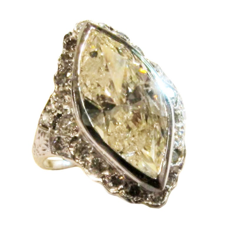 4.5 ct Diamantring mit Marquise-Schliff