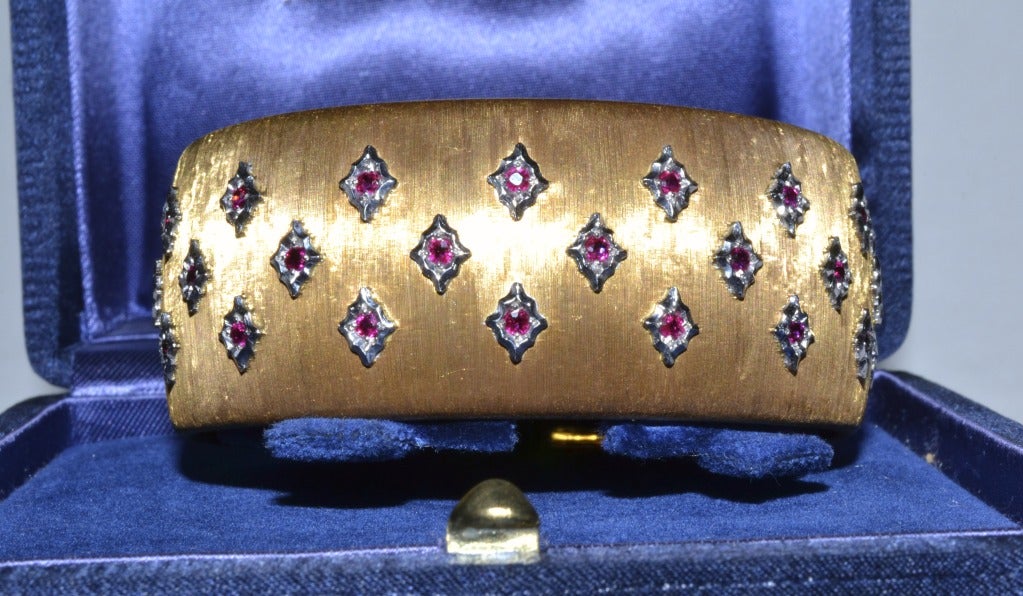 Buccellati Ruby Gold Cuff Bracelet In Excellent Condition In New Orleans, LA