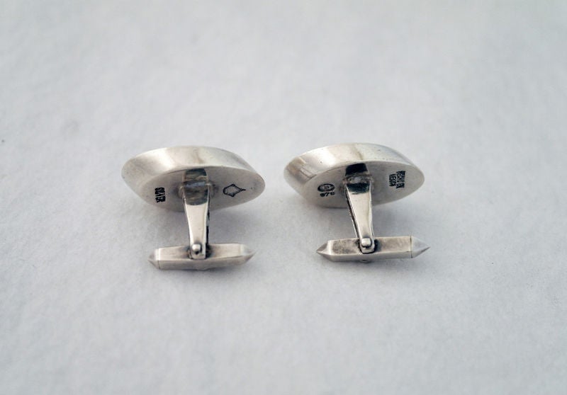 ANTONIO PINEDA Large Ovoid Sculptural Sterling Silver Cufflinks In Excellent Condition In New York, NY