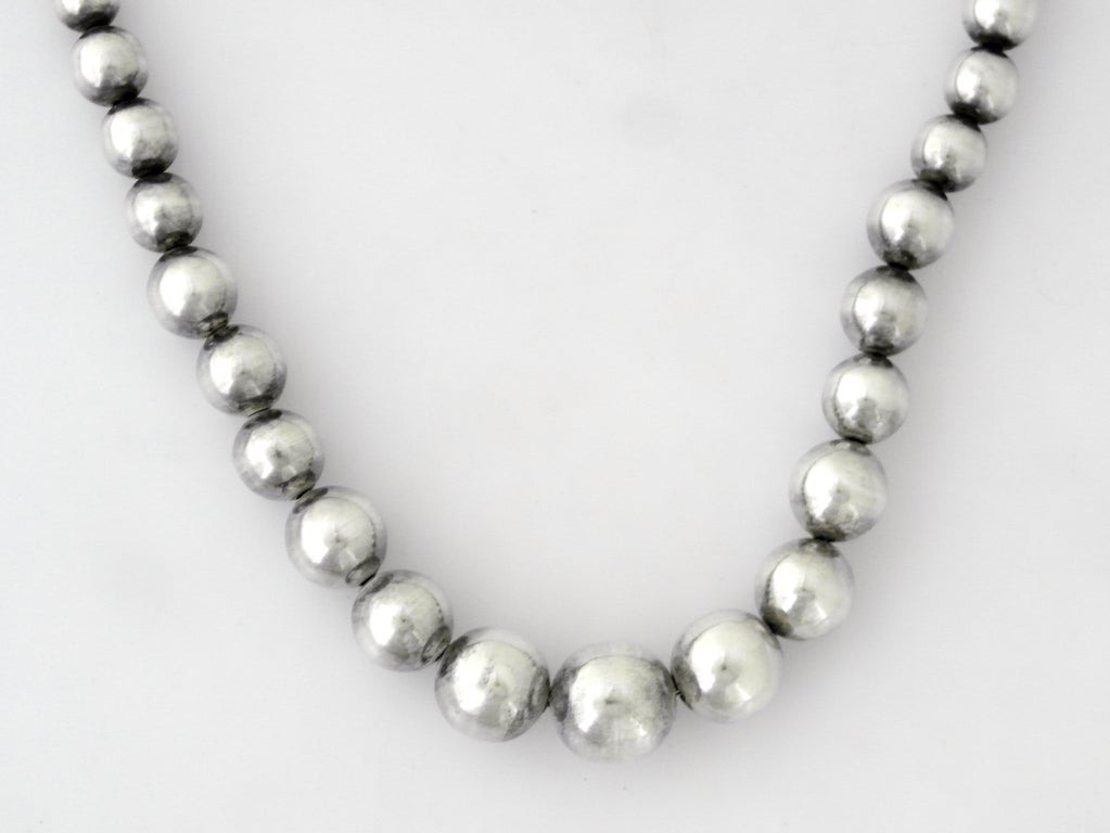 Jose Marmolejo Taxco Sterling Silver Graduated Bead Necklace In Excellent Condition In New York, NY