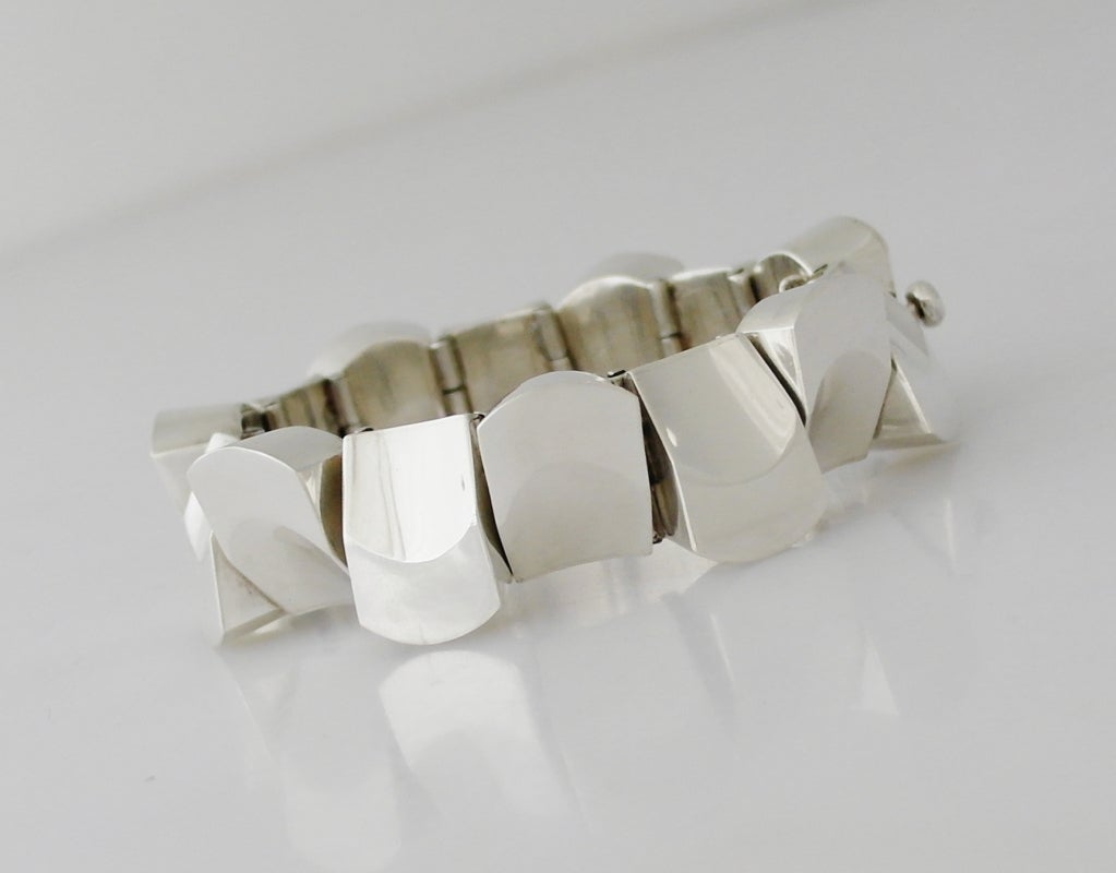 1960s Antonio Pineda Iconic .970 Silver Modernist Bracelet For Sale 1