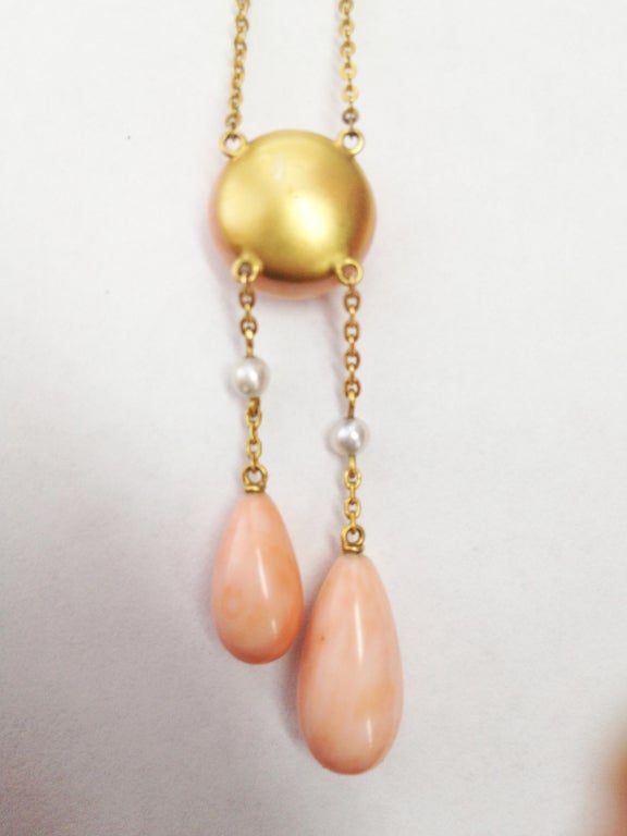 Edwardian Antique Coral Pearl Gold Negligee Necklace In Excellent Condition In Montreal, QC