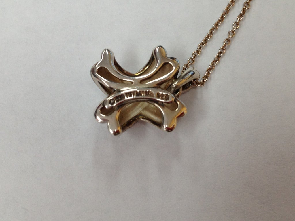 Tiffany & Co. Ciondolo Criss Cross X in argento 925 In condizioni ottime in vendita a Montreal, QC