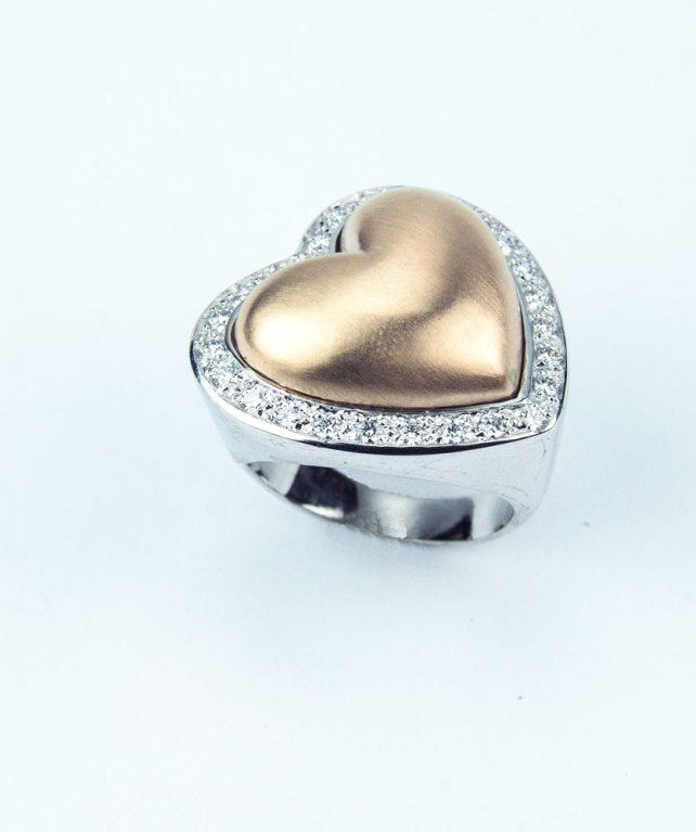 Contemporary Heart Within a Heart Diamond Vintage 2-Tone Gold Ring Estate Fine Jewelry For Sale