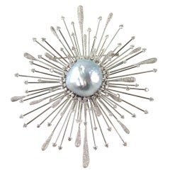 Beautiful Star Burst Baroque Pearl Diamond Gold Pin Brooch