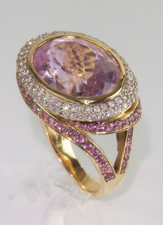 Diamond Pink Kunzite Ring In Excellent Condition In Montreal, QC