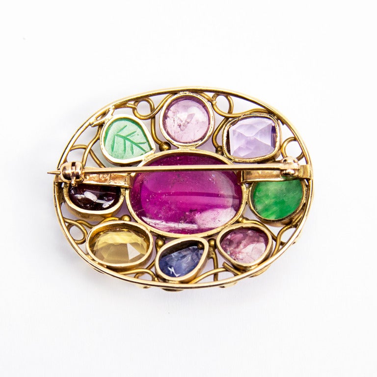 Retro Multi-Stone Oval Gold Brooch Pin In Excellent Condition In Montreal, QC