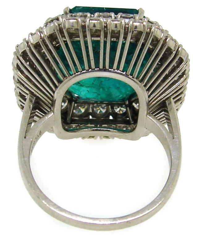BULGARI 16::15 Karat Smaragd und Diamant Ring 4