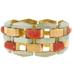 Coral, White
Yellow Gold Geometrical Pattern Bracelet Coral, White
Yellow Gold Geometrical Pattern Bracelet